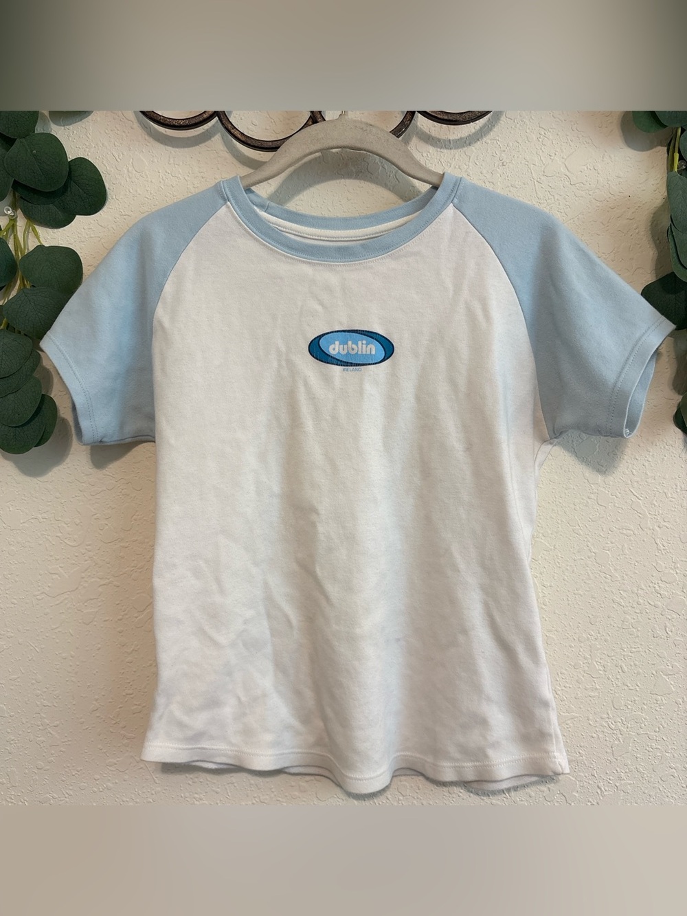 Vintage 90s Y2K Euro Dublin Ireland Raglan Baby Tee ✨